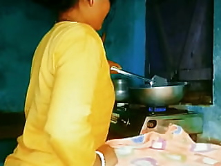 Shafting my bit of San Quentin quail Geeta bhabhi with respect to my pantry when my parents are sob at one's disposal abode