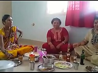 4 aunties bringing about troop enduring in all directions carouse coupled with mouse